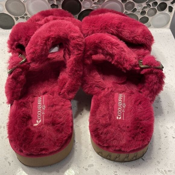 Koolaburra Ugg woman’s raspberry fuzzy sandals - Picture 3 of 14